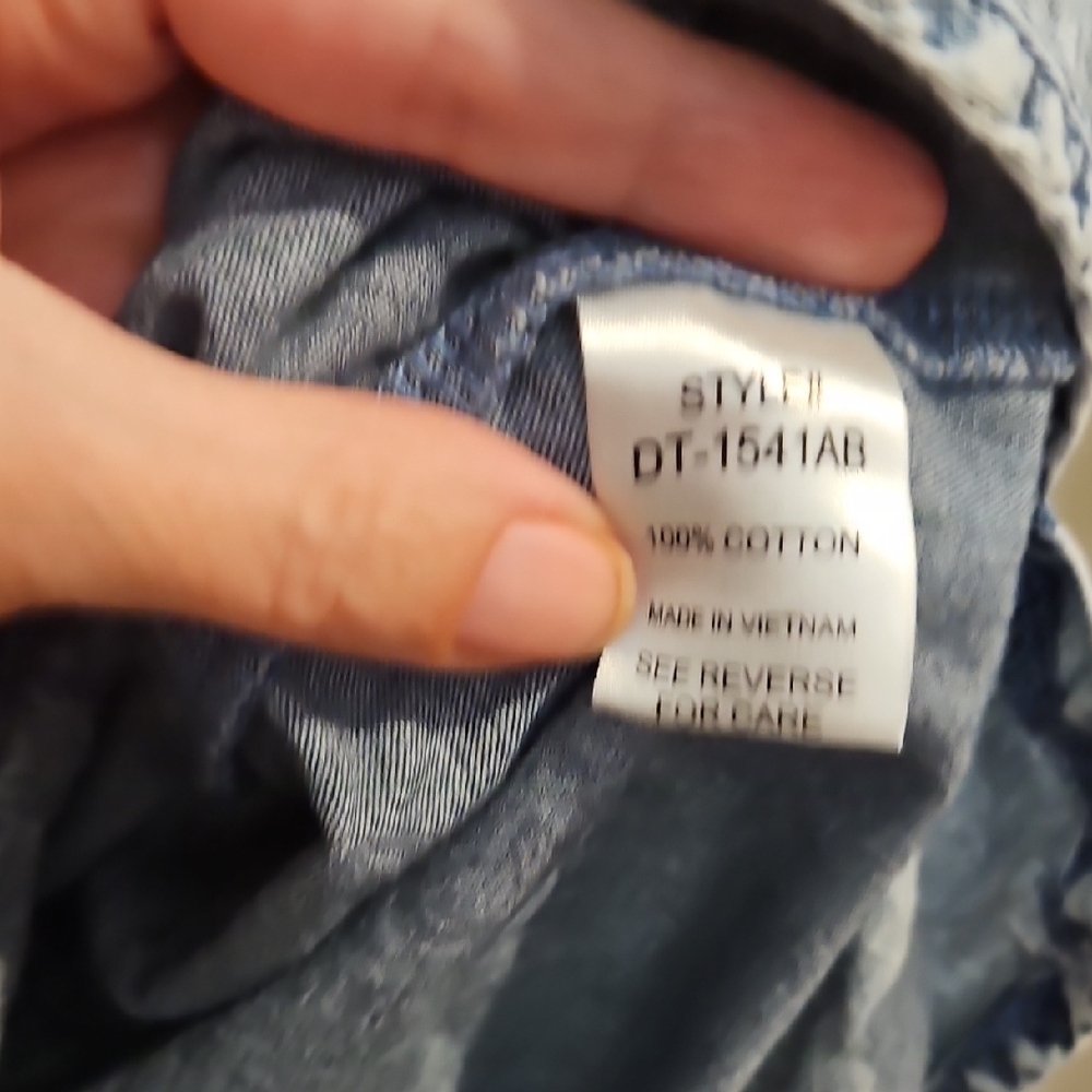 Zenana Outfitters Light Blue Denim-Look Top Size Large - Picture 4 of 5